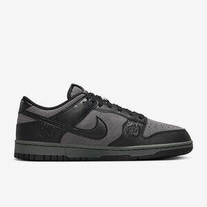 Nike Dunk Low Black Roses W size 7